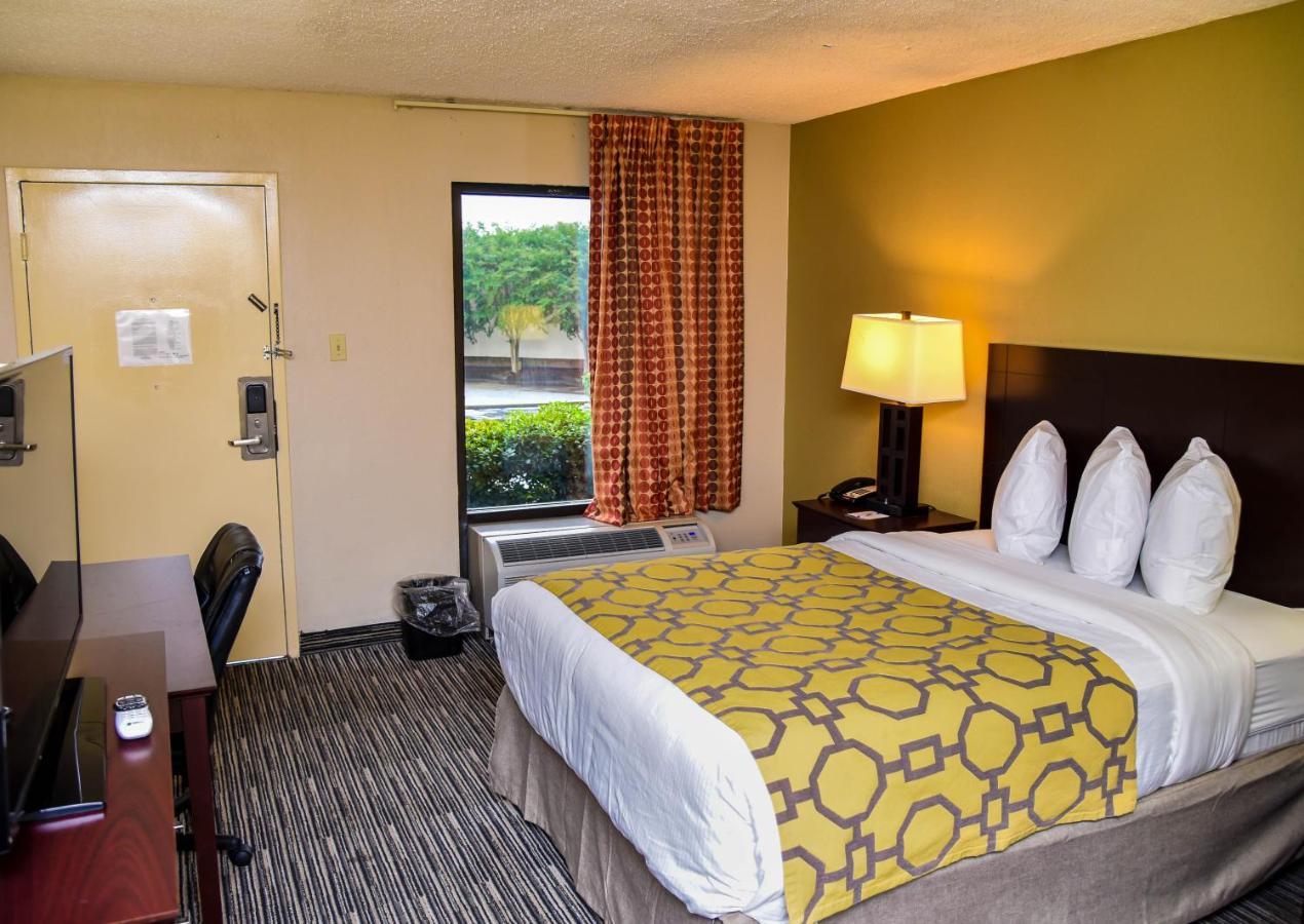 Hotel Baymont By Wyndham Columbus Ga Exterior foto