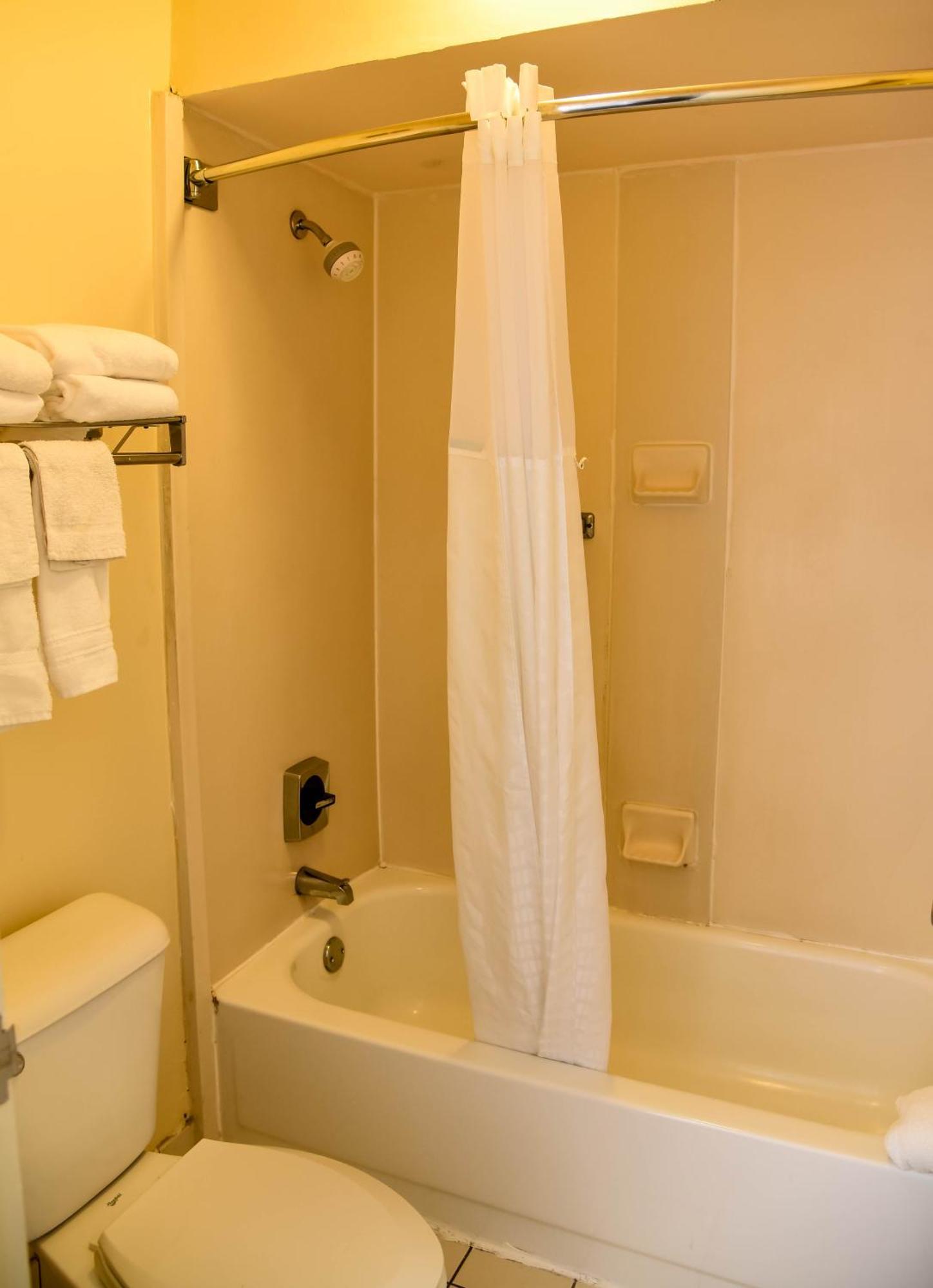 Hotel Baymont By Wyndham Columbus Ga Habitación foto